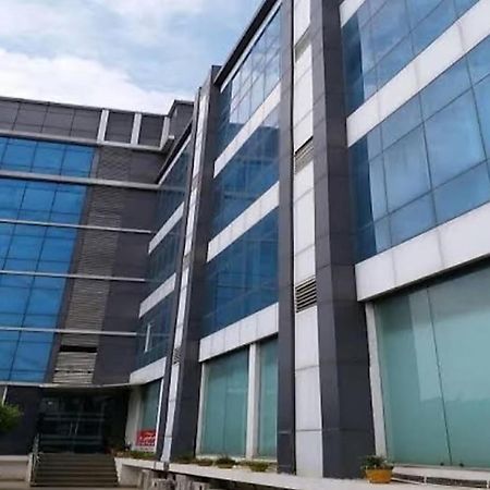 Avexia Premiere Agra Hotel Ngoại thất bức ảnh