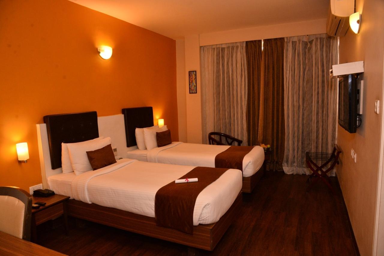 Avexia Premiere Agra Hotel Ngoại thất bức ảnh