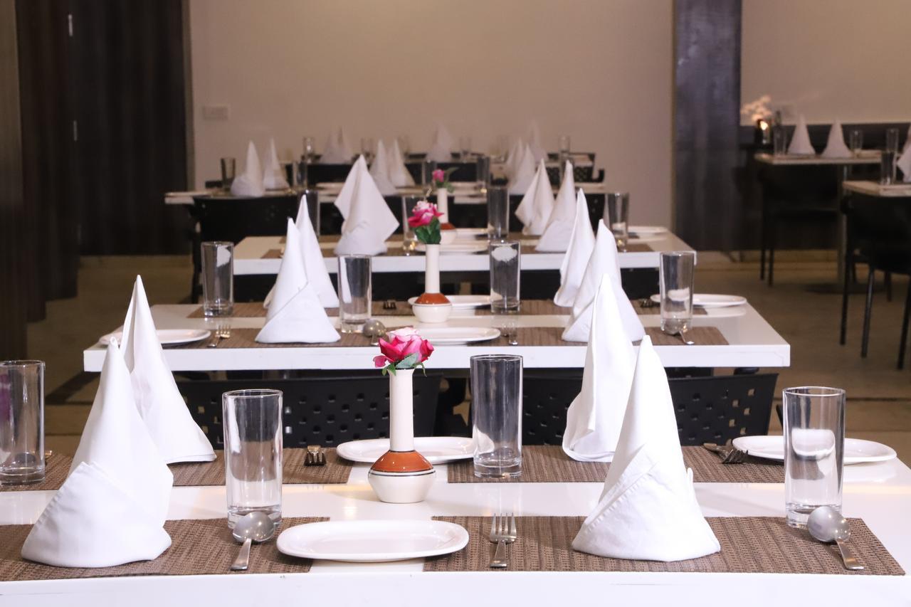 Avexia Premiere Agra Hotel Ngoại thất bức ảnh